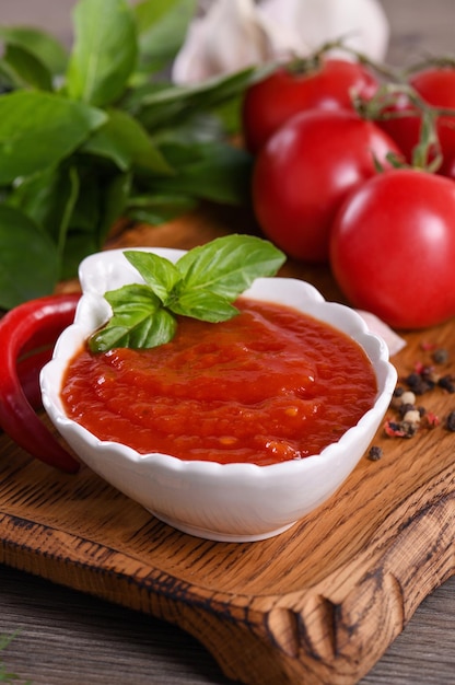 Goût et simplicité de la sauce tomate traditionnelle