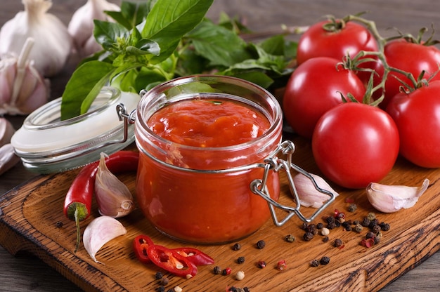 Goût et simplicité de la sauce tomate traditionnelle