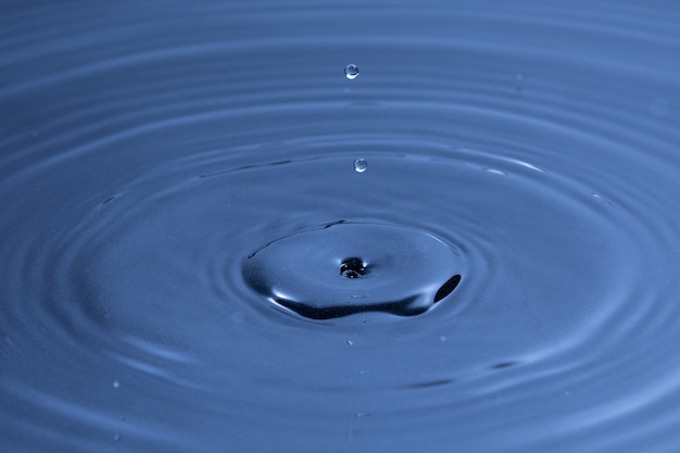 Goutte d&#39;eau stop dans l&#39;air