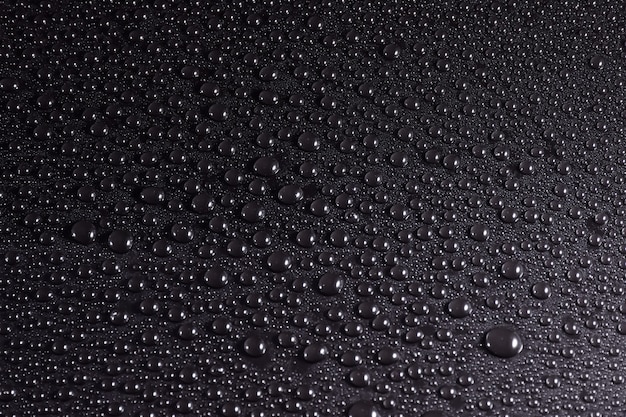 Goutte de flou noir d'eau