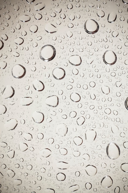 Gouttes D'eau Sur Fond De Verre.