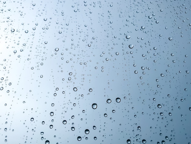 gouttes d'eau de surface sur les fenêtres