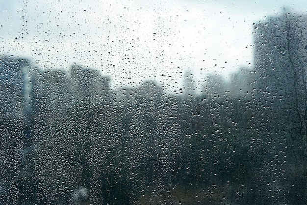 Gouttes de pluie sur la fenêtre