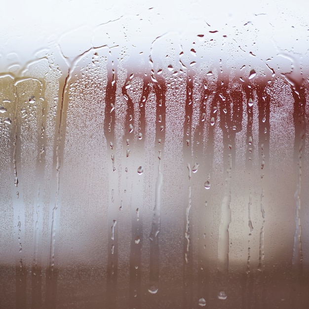 Gouttes de pluie sur la fenêtre