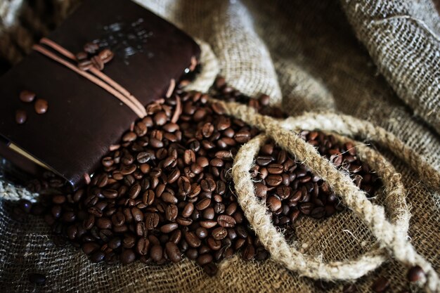 grain de café sur fond textile