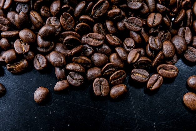 Grain de café torréfié brun