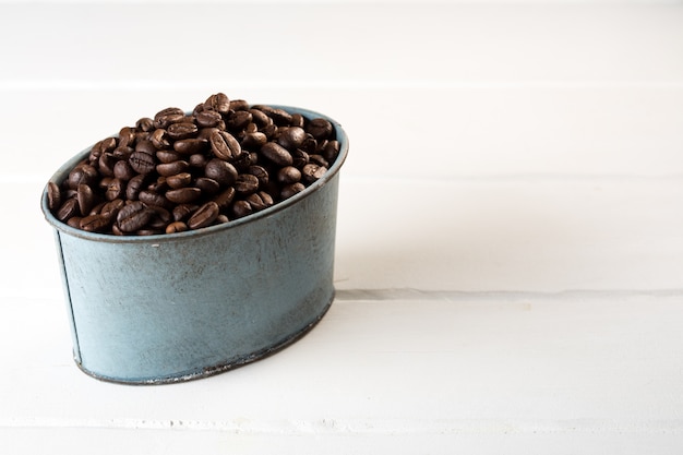 Grains de café bonne odeur arôme buvant le matin