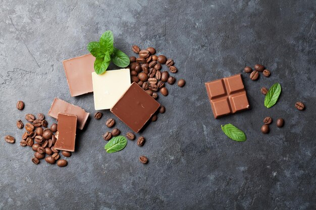 Grains de chocolat et de café