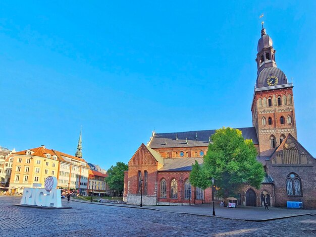 Grand angle de la cathédrale carrée et évangélique de Riga Lettonie