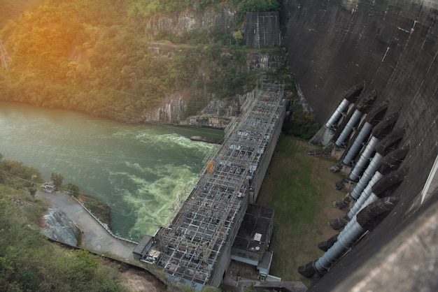 grand barrage pour la production d&#39;énergie et l&#39;énergie hydroélectrique