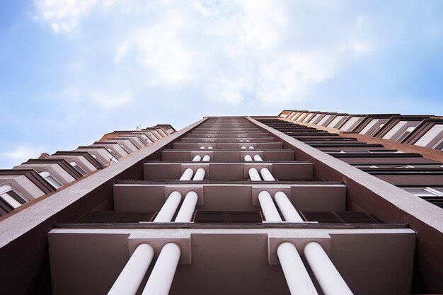 Photo grand bâtiment dans le centre-ville