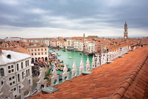 Grand Canal avec gondoles à Venise Italie