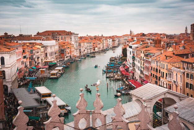 Grand Canal avec gondoles à Venise Italie