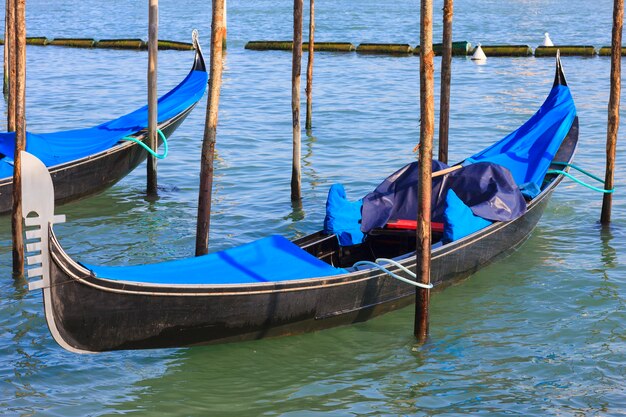 Grand Canal avec gondoles à Venise, Italie