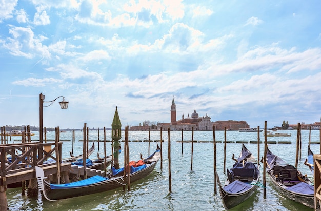 Grand canal à Venise avec des bateaux, Piazza San Marco, Italie