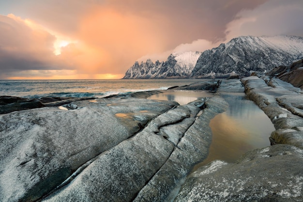 Grand ciel dramatique lever du soleil paysage nature nordique sauvage grande taille Norvège île de Senja