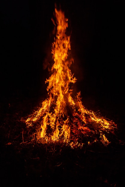 Grand Feu De Joie, Brûlure D'herbe