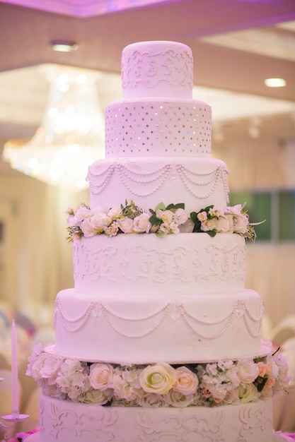 Grand gâteau de mariage