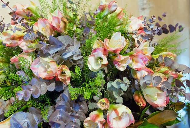 Grand magnifique bouquet de fleurs d'été