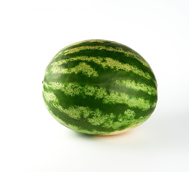 Grand melon d'eau à rayures vertes