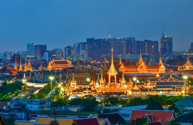 Photo le grand palais et le wat phra keaw à bangkok