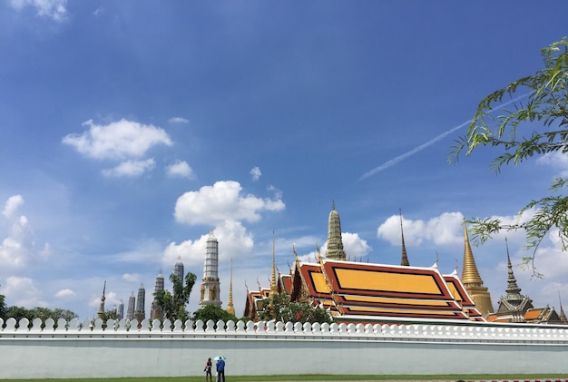 Photo grand palais et wat phra keaw dans l'après-midi bangkok, thaïlande