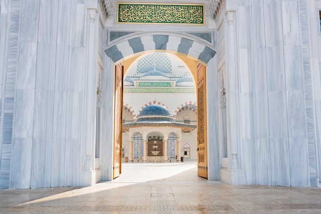 Photo grande mosquée camlica à istanbul turquie