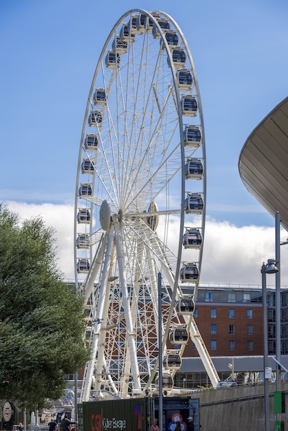 Grande roue à Kings Dock Liverpool, Angleterre