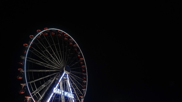 Photo la grande roue la nuit