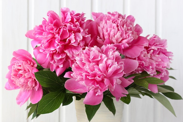 Grandes fleurs de pivoine rose comme gros plan de bouquet de fond