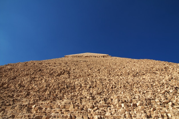 Grandes pyramides de l'Egypte ancienne à Gizeh, au Caire