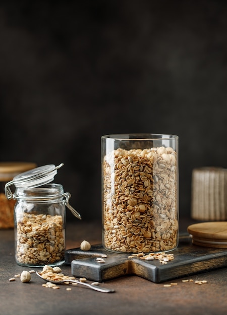 Granola maison aux noix Granola au sirop d'érable collation végétalienne saine