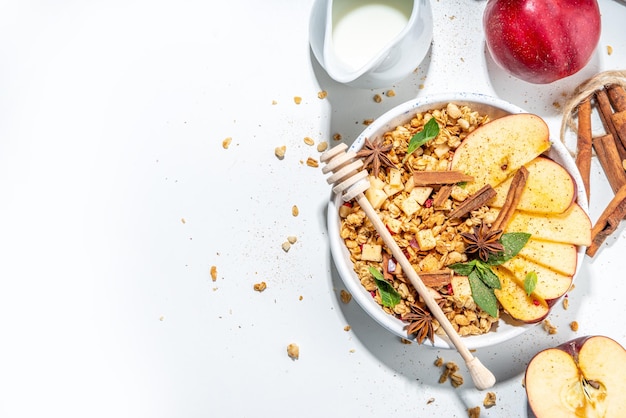 Granola petit-déjeuner tarte aux pommes