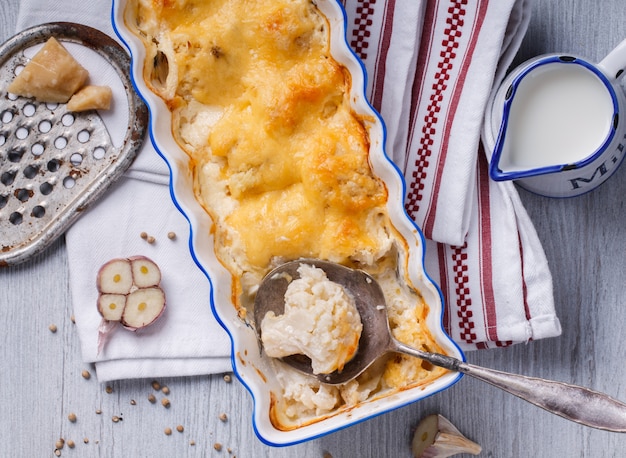 Gratin de chou-fleur, pommes de terre et fromage