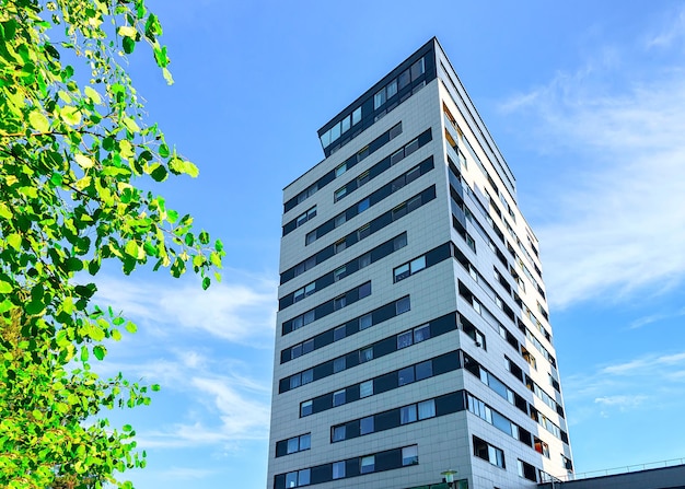 Gratte-ciel d'appartements résidentiels dans la banlieue de chambres à coucher, quartier de Baltupiai, Vilnius, Lituanie