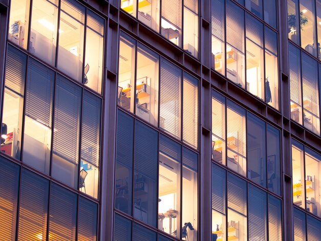 Gratte-ciel de bureaux de Londres, travail et réunion