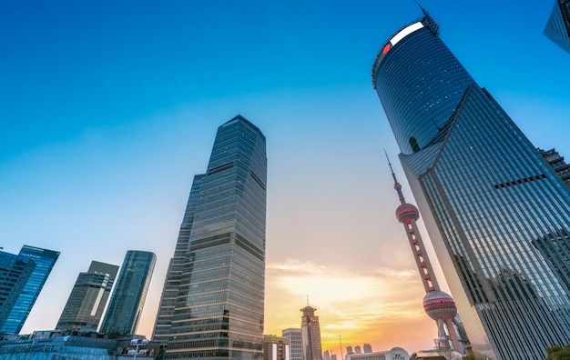 Gratte-ciel dans le quartier financier de Shanghai Lujiazui