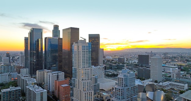 Gratte-ciel de la ville panoramique sur les toits du centre-ville de Los Angels Fond de Los Angeles Centre-ville de Los Angeles