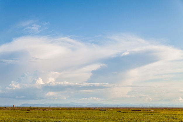 Grauer Lands zone naturelle lumière du jour ciel avec nuages