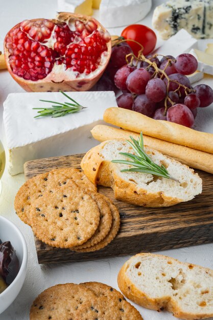 Gressins, à l'huile d'olive, sur blanc