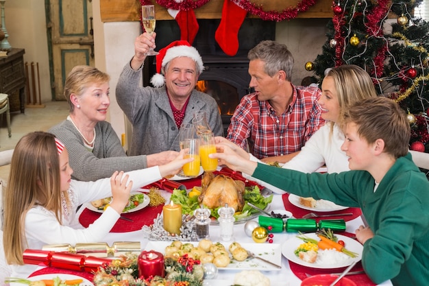 Grillage familial prolongé au souper de Noël