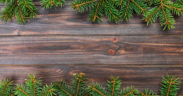 Gris de Noël en bois avec sapin et, espace vide bannière vue de dessus