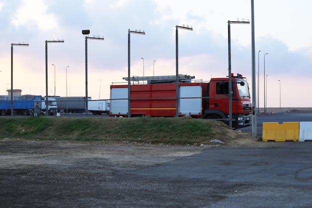 les gros camions sur la route