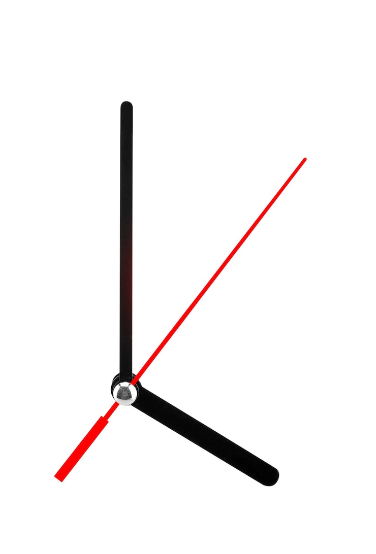 Photo gros plan sur les aiguilles de l'horloge. isolé sur blanc