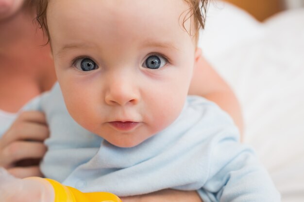 Gros plan de bébé mignon