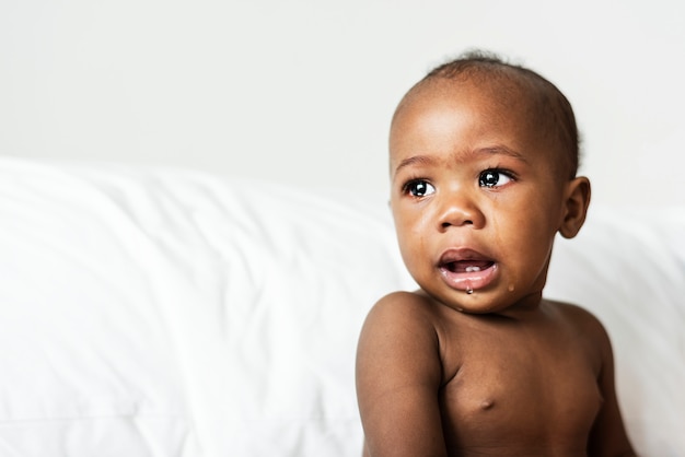 Gros plan d&#39;un bébé qui pleure