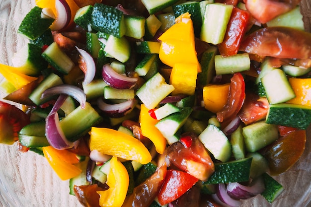 gros plan bol avec salade