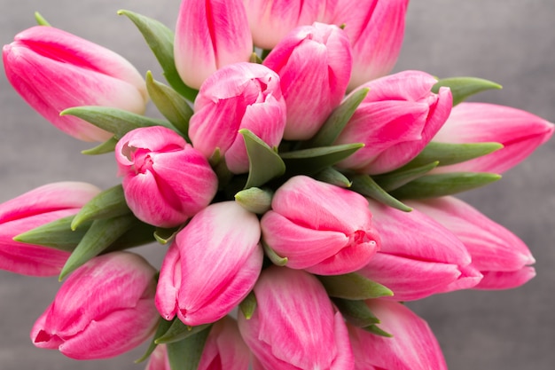 Gros plan bouquet de tulipes