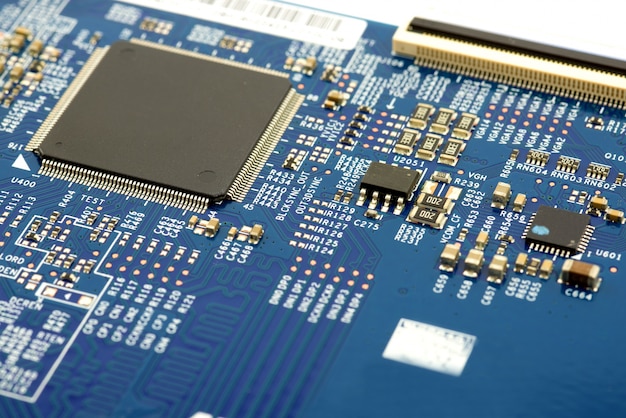 Gros plan de la carte de circuit électronique avec fond de processeur