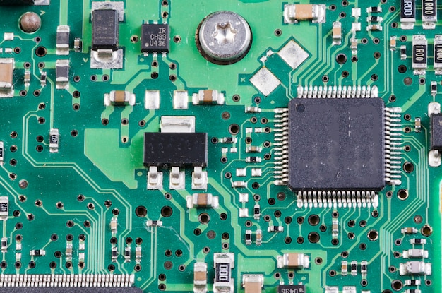 Gros plan de la carte de circuit électronique avec le processeur